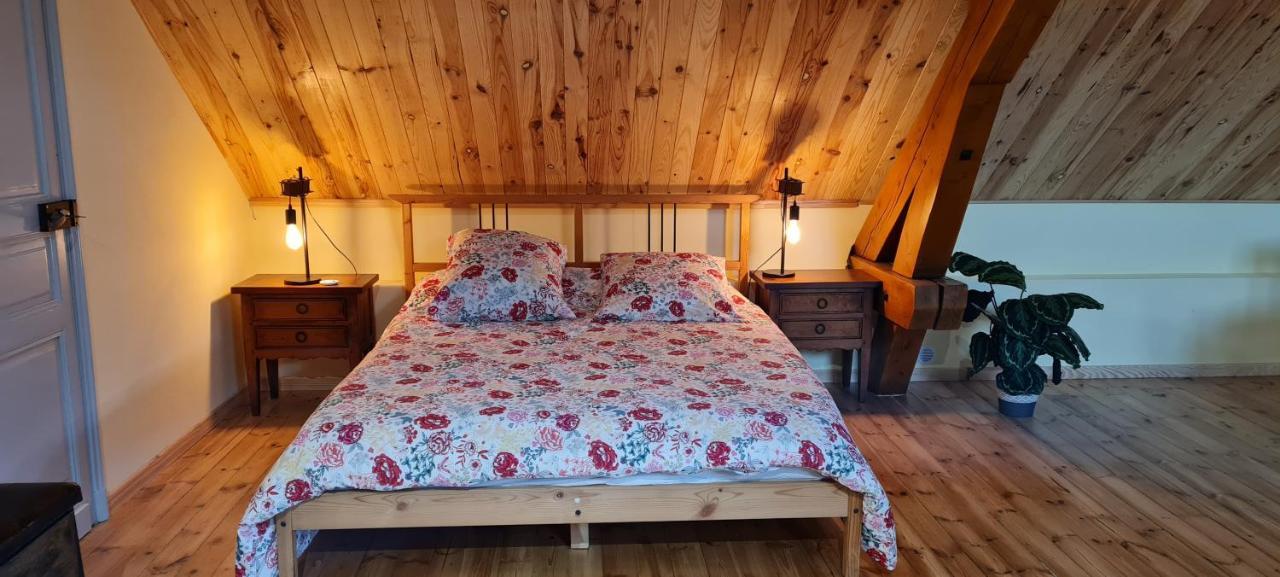 Loft Mansarde Du Train Jaune Avec Vue Sur Les Montagnes Saillagouse Luaran gambar