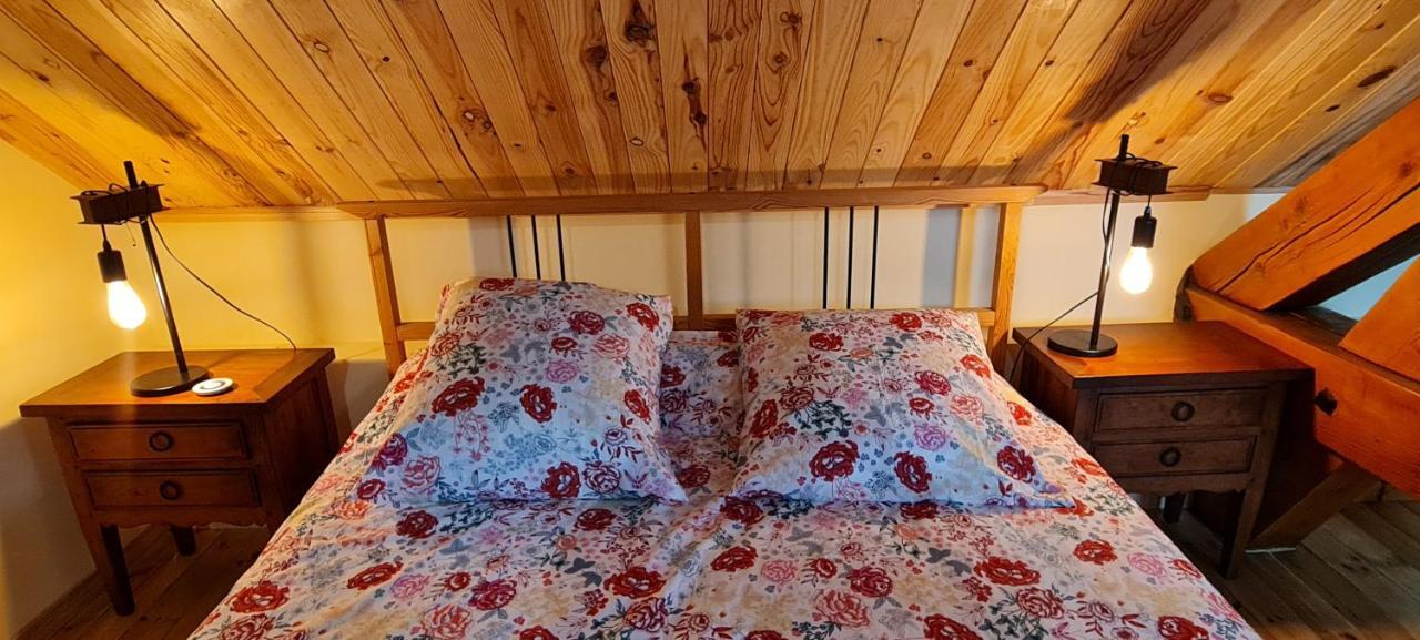 Loft Mansarde Du Train Jaune Avec Vue Sur Les Montagnes Saillagouse Luaran gambar