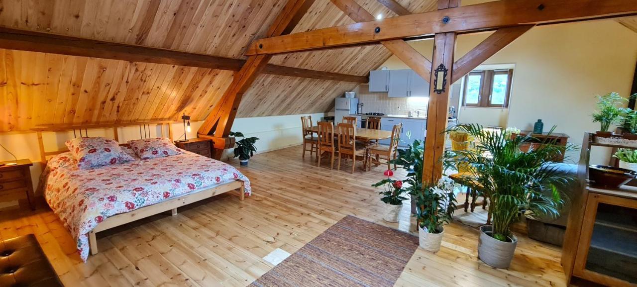 Loft Mansarde Du Train Jaune Avec Vue Sur Les Montagnes Saillagouse Luaran gambar